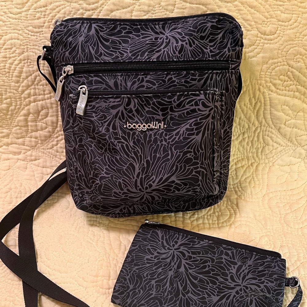 Gray/Black Baggallini To-Go Pocket Crossbody with RFID Wristlet